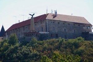 На місці угорського орла на Мукачівському замку розмістять Державний герб України