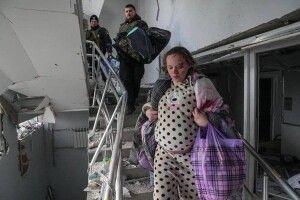 Породілля з Маріуполя, яка підтримує окупантів, «засвітилася» в Оленівці, де вбили українських полонених (Фото) 