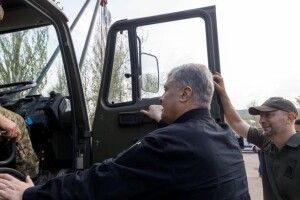 Порошенко по дорозі на фронт розказав про свої пріоритети