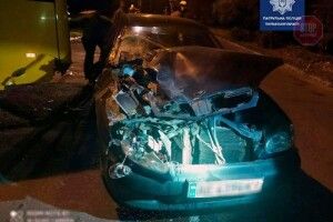 П'яний водій «Daewoo» на швидкості протаранив маршрутку (Фото)