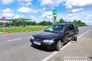 На Волині 30-річна водійка спричинила аварію, виїжджаючи з АЗС (Фото)