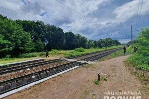 Залишив передсмертну записку: в Рівному під потягом загинув чоловік (Фото) 