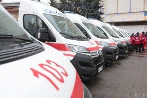16-річна дівчина через «геніальну ідею» обпекла половину обличчя
