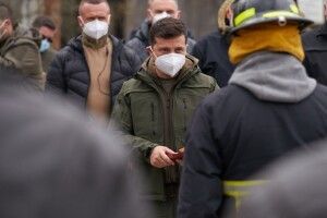 Зеленський нагородив бійців ДСНС, які брали участь у гасінні масштабної лісової пожежі в Чорнобильській зоні (Фото)
