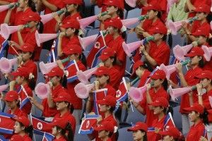 Є така професія - вболівати за своїх. Делегація з КНДР розвеселила весь світ