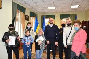 Чотирьом лучанам вручили ключі від нового житла (Фото)