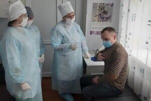 Лікарі Володимира тренувалися помагати потенційному пацієнту зі скаргою на коронавірус