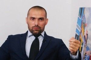 Президент Зеленський керує правоохоронцями в ручному режимі – журналіст Юрій Бутусов