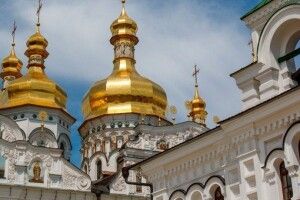 Відео у Київській Лаврі з нібито молитвою за росію вивчають поліція та СБУ (Відео)