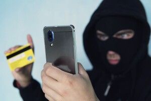 На Волині ошуканці видурили великі гроші в чоловіка за мобільний телефон