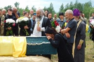 На Рівненщині попрощалися із загиблим на фронті 20-річним Героєм (Фото)
