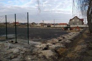 У Рожищах будують спортивний майданчик