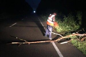 Вночі дорожники Волині ліквідовували наслідки негоди