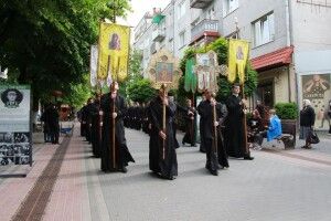 У Луцьку пройшла хресна хода на честь Святого Миколая