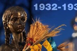 Петро Порошенко: ми не дамо забути ні Голодомор, ні війну, яку розвʼязала росія