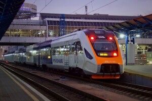 Кілька днів не курсуватиме поїзд через Ківерці