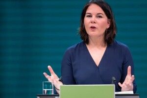 Кандидатка в канцлери Німеччини не бачить Україну в НАТО