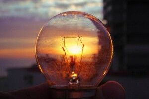 Чи вимикатимуть світло після ракетних ударів РФ: енергетики відповіли