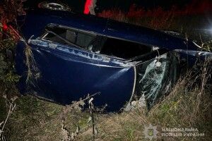 На Волині 17-річний керманич «Skoda» врізався в підводу