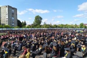 Сьогодні сотні першокурсників Лесиного вишу стануть студентами
