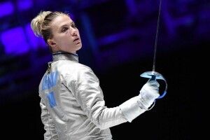 Фехтувальницю Ольгу Харлан зняли з чемпіонату світу після відмови «привітати» суперницю з росії