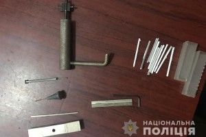 У Луцьку затримали крадія з арсеналом злодійських інструментів