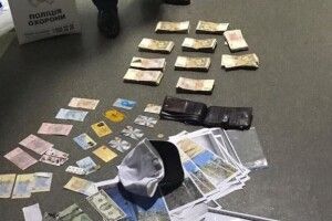 Начальник Департаменту поліції охорони погорів на хабарі у 96 тисяч гривень