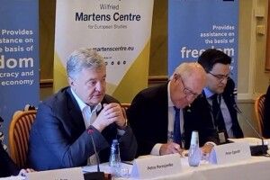 Порошенко у Вісбі: зараз слушний час для постачання Україні безпілотників, винищувачів і систем радіоелектронної боротьби