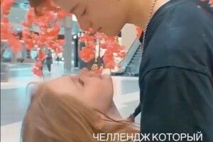 «Роман» 8-річної українки з блогером: дівчина поскаржилась на соцслужби