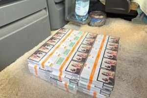 Волинянин приховав у вантажівці 50 блоків контрабандних цигарок (Фото)
