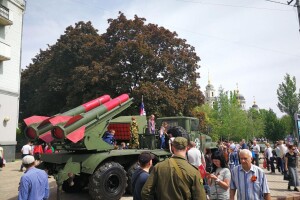 Бойовички «ДНР» розсмішили світ зробленою в гаражі «ракетою»