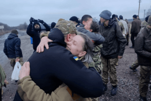 Україна повернула додому 140 захисників та захисниць (Відео)