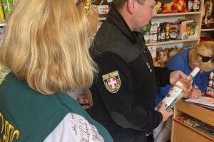 У Луцьку в двох точках продавали елітний  алкоголь без будь-яких дозволів