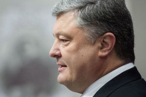Петро Порошенко до українців словами Ліни Костенко: «Немає часу на поразку» (Відео)