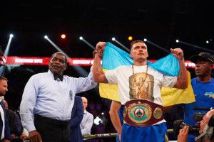 Непереможний поляк не впав, але пояс Усику віддав!!! (відео)