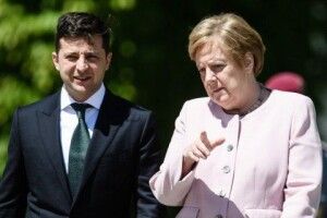Зеленський запропонував прихильникам зняття санкцій з Росії відвідати Донбас і Крим 