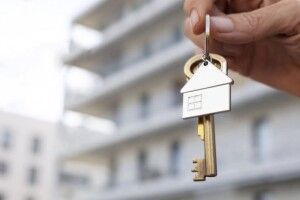 Житлові ваучери для ВПО: на Волині родина отримала 2 млн грн на нову оселю