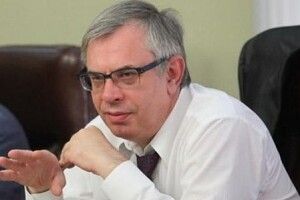 Голова Нацради з теле- і радіомовлення добровільно пішов із посади