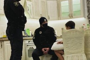 Відома українська співачка викликала додому поліцію через доньку