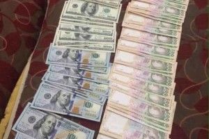 Посадовець головного територіального управління юстиції у Волинській області «погорів»  на хабарі у 1500 доларів