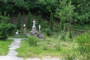 Чудотворне джерело зцілює від слiпоти та допомагає відновитись після інcyльту