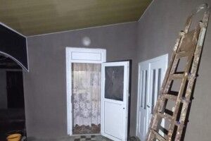 Підлітки та іноземець побили вчительку (Фото)
