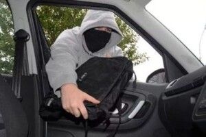 Волинянин залишив в машині гаманець із 5000 грн – як вітром здуло