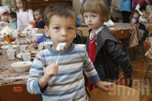 Спалах сальмонельозу на Рівненщині – госпіталізовано 19 дітей