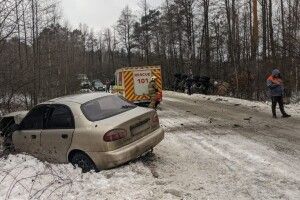 На Рівненщині зіткнулися фура і легковик (Фото)