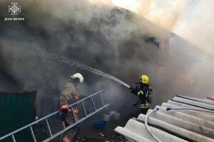 У Луцькому районі чоловік вночі підпалив солому