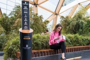 У лондонському метро встановили автомат з оповіданнями 