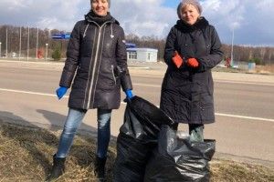 У Люблинецькій ОТГ під час прибирання узбіччя дороги зібрали близько 200 мішків сміття