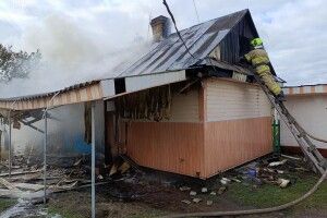 На Волині горіла господарська споруда