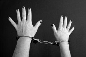 Судили матір трьох дітей, яка вкрала на пошті секс-іграшку 